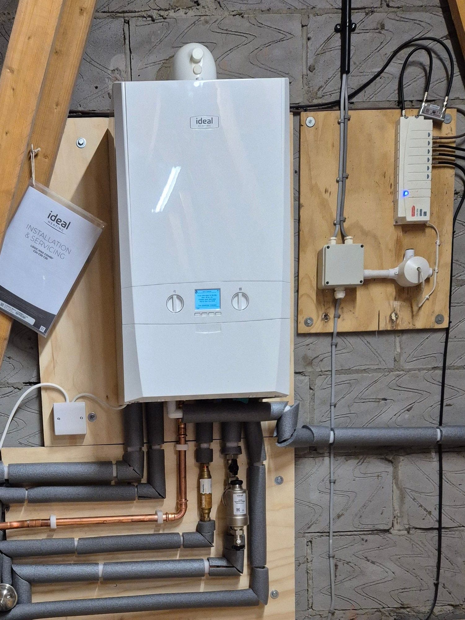 BAXI 400 Combi Boiler Installation with Copper Pipework